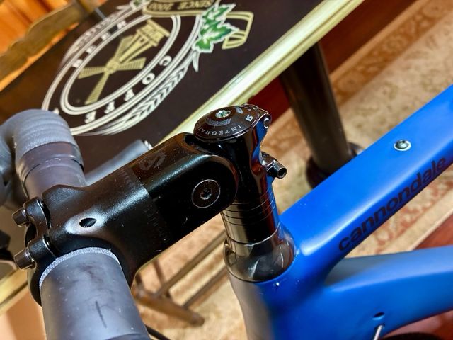 Bicicleta Gravel Cannondale Topstone Carbon 6