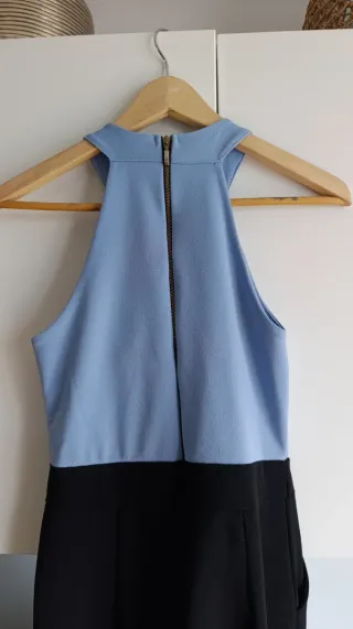 Mono elegante con volantes