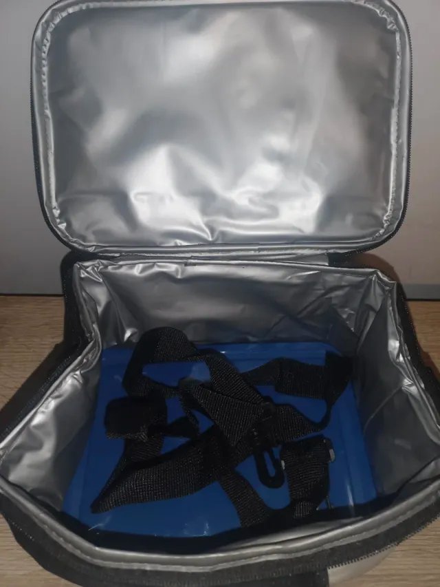 Bolsa nevera portátil + fiambrera azul