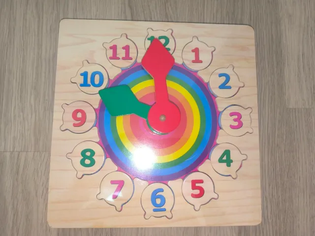 Reloj de madera educativo para aprender números