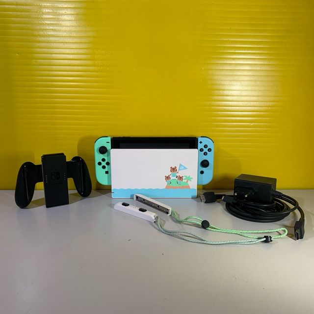 Nintendo Switch Animal Crossing Edition completa