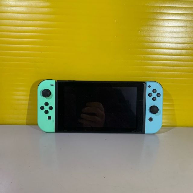 Nintendo Switch Animal Crossing Edition completa