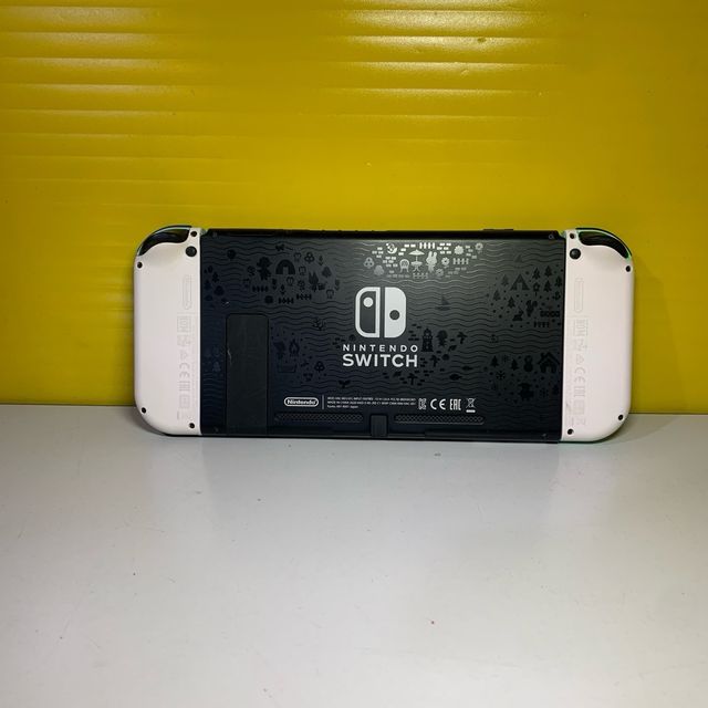 Nintendo Switch Animal Crossing Edition completa