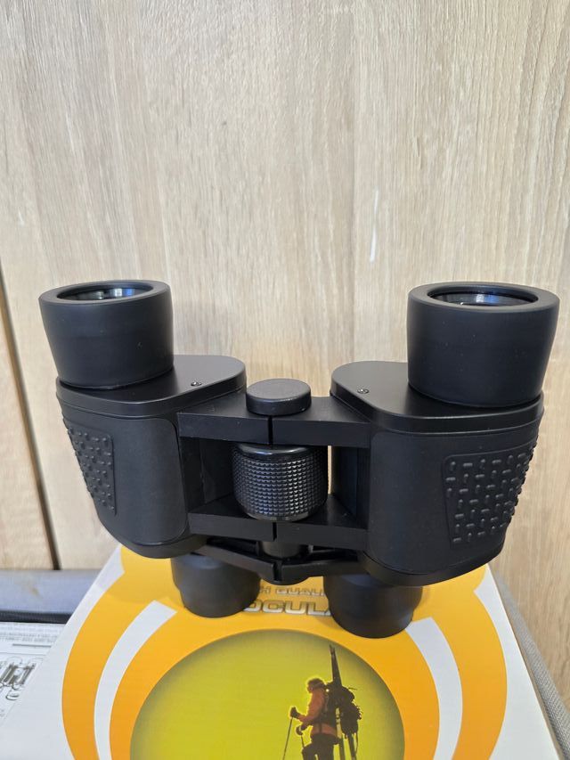 Prismáticos 10x50 con caja
