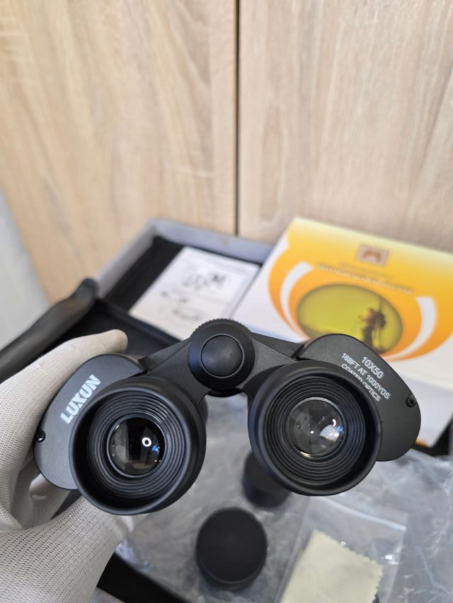 Prismáticos 10x50 con caja