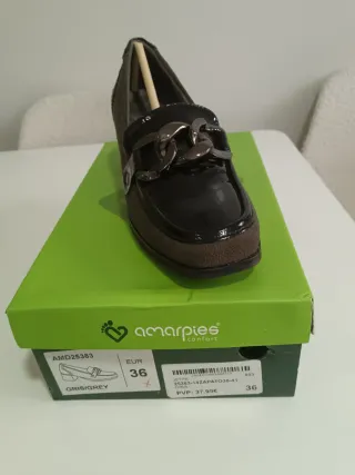 Zapatos Amarpies Negros y Grises con Cadena