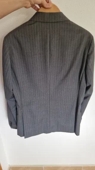 Traje Tommy Hilfiger raya diplomática