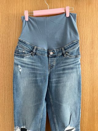 Pantalón vaquero claro  premamá roto