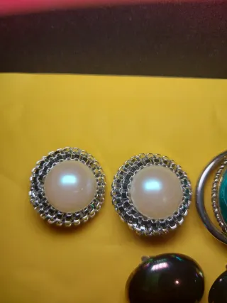 Lote pendientes vintage perla y color esmeralda