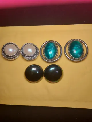 Lote pendientes vintage perla y color esmeralda