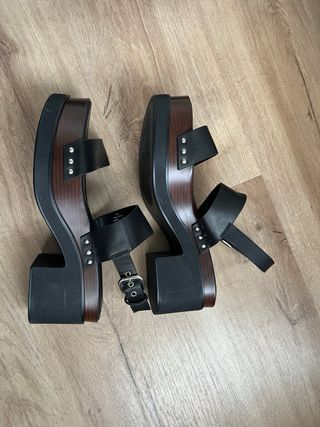 Sandalias Pull&Bear Plataforma Marrón/Negro T41