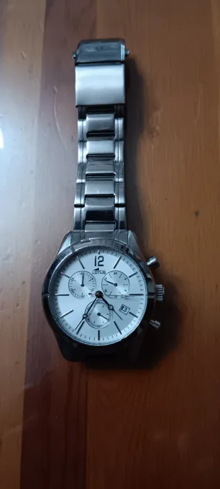 Reloj Lotus Plata y Blanco