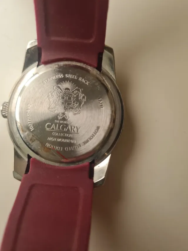 Reloj Calgary Mujer Rojo y Plateado