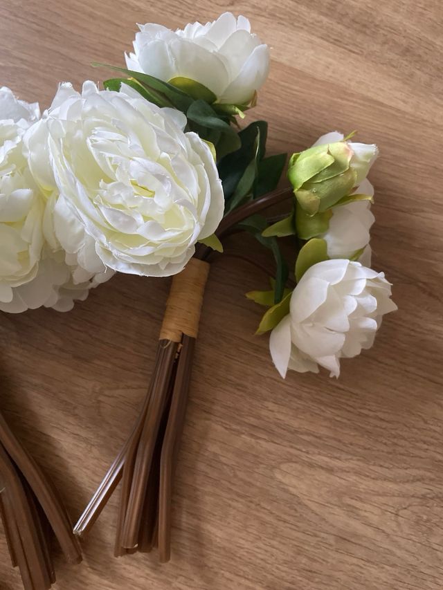 4 ramas flores artificiales azules y blancas