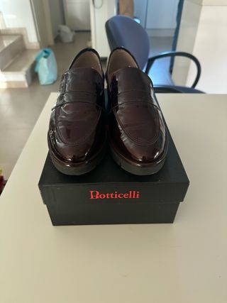 Zapatos de charol con plataforma