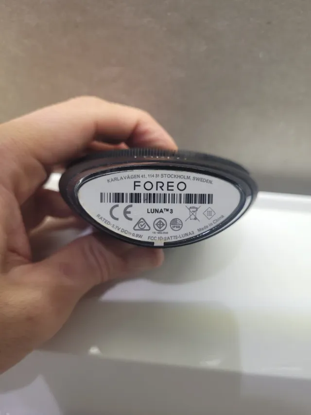 Foreo Luna 3 Men Negro con funda y cable