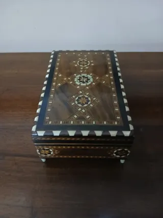 Scatola vintage legno intarsiata Reuge