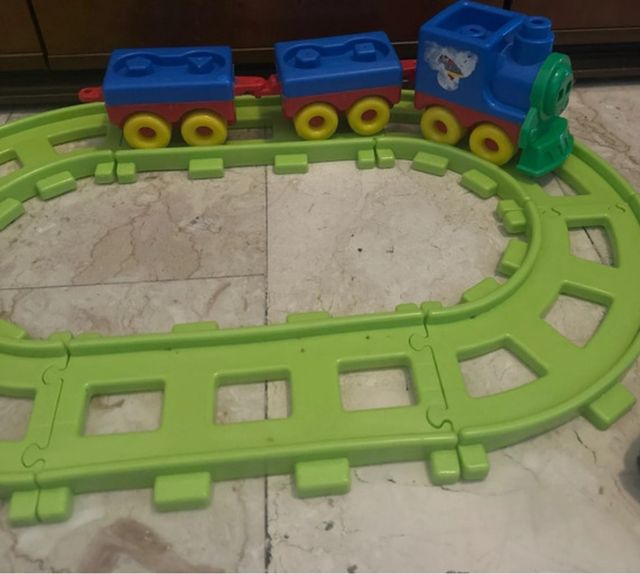 Trenino per bambini con macchinina