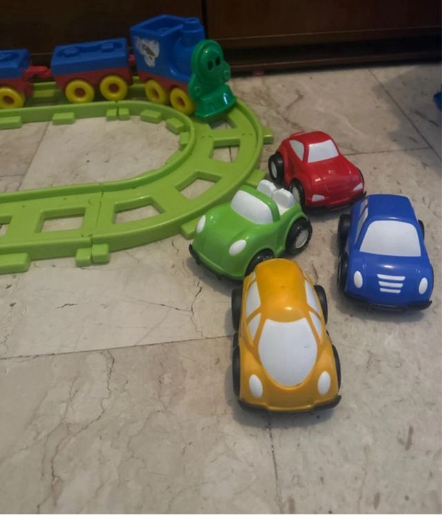 Trenino per bambini con macchinina