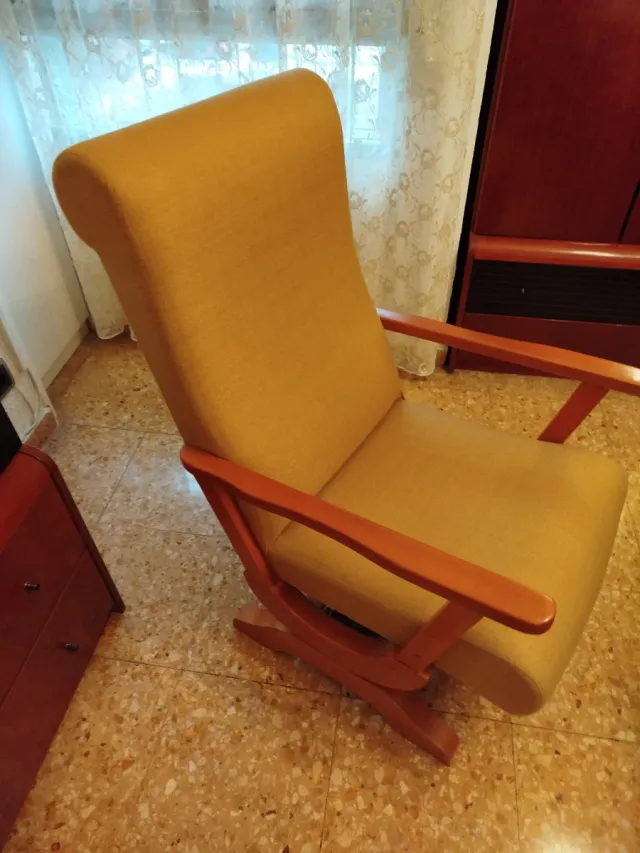 Balancín de tela y madera