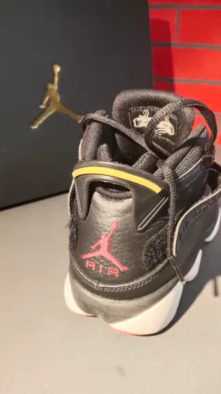 Jordan 6 Talla 41 Negro Rojo