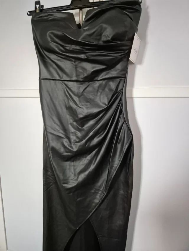 Vestido polipiel negro largo