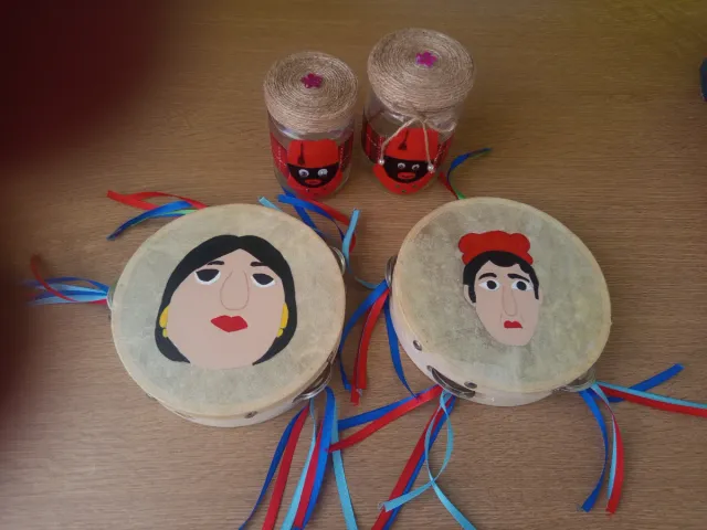 Pandereta Tirisiti/Tereseta y Bote Chuches de Paje