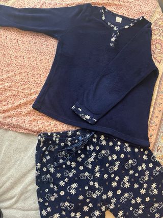 Pijama 2 piezas invierno azul con estampado floral