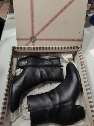 Botines Natalia Blanco Piel Tacón Bajo Negro