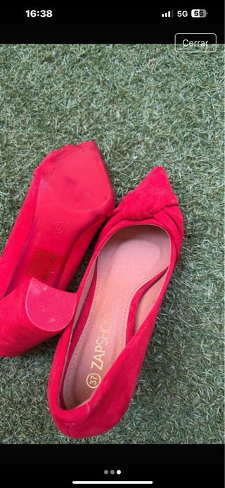 Zapatos rojos de fiesta con nudo