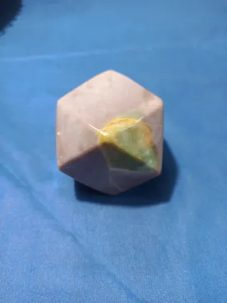 Jaspe policromado tallado 400g