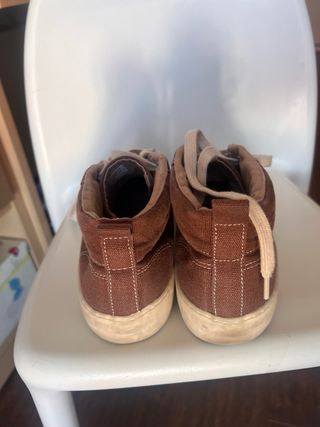 Zapatilla botín Zara marrón