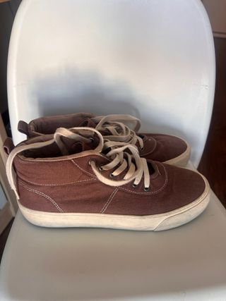 Zapatilla botín Zara marrón