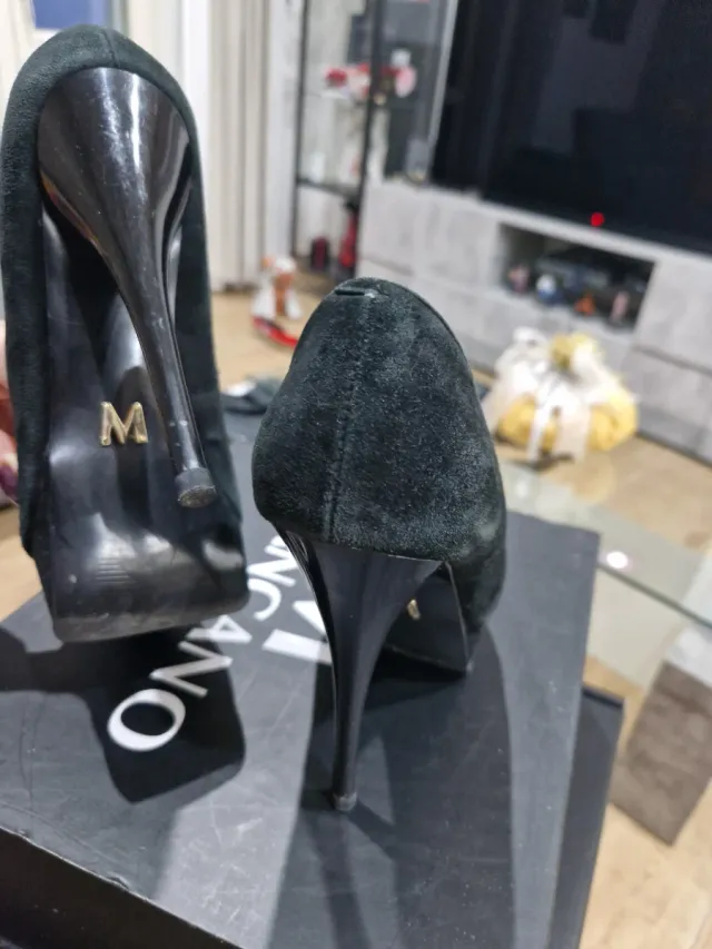 Scarpe con tacco nero scamosciato