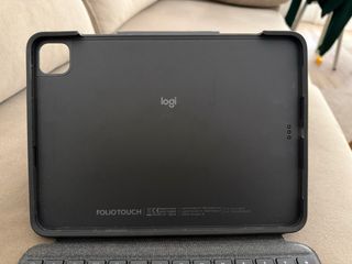 Funda Logitech Combo Touch iPad Pro 11