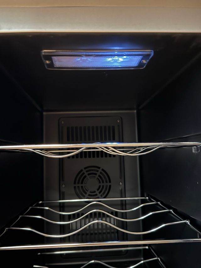 Nevera de vinos Ansonic