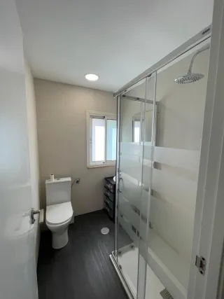 Habitación individual amueblada en piso compartido