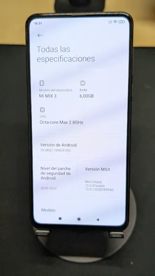 Xiaomi Mi Mix 3.