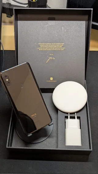 Xiaomi Mi Mix 3.
