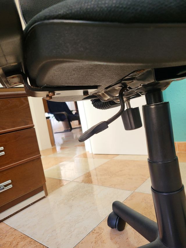 Silla de oficina negra