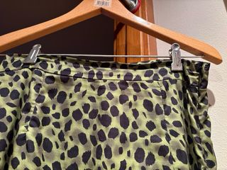 Falda estampado animal verde y negro
