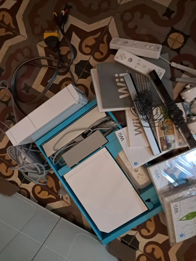 Nintendo Wii + Wii Fit + Wii Sports + WII Balance Board