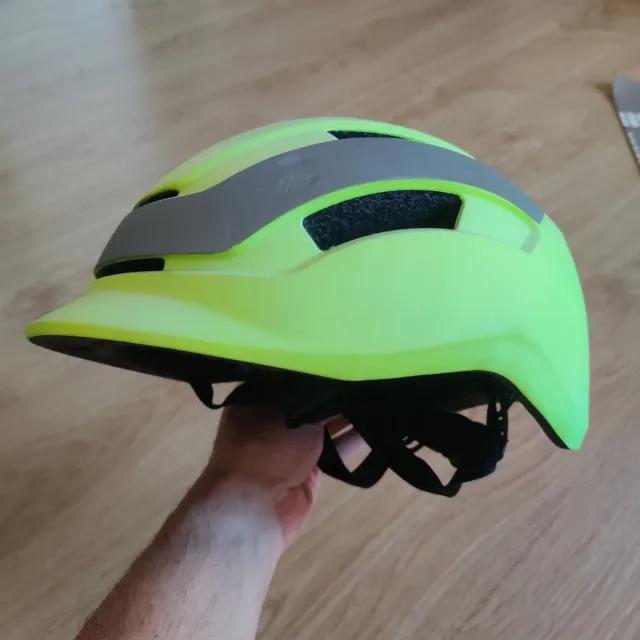 Casco Bicicleta/Patinete con Luz Trasera