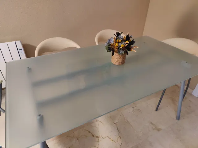 Mesa de comedor cristal y metal