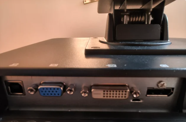 Monitor HP da 14 pollici