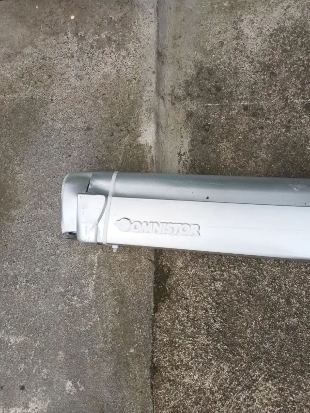 Toldo Omnistor Autocaravana 3.5m para reparar