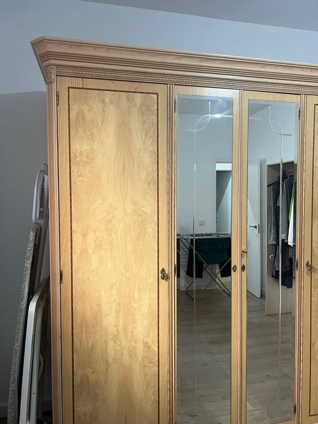 Armario grande madera con espejos