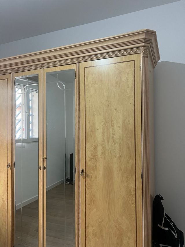 Armario grande madera con espejos