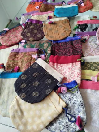 Lote 50 bolsitas de seda