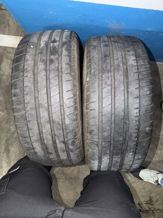 Neumáticos 235/40ZR18